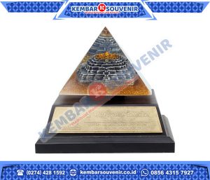 Contoh Piala Akrilik DPRD Kabupaten Pegunungan Arfak