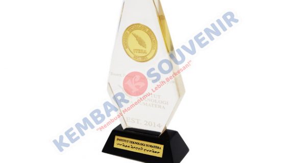 Piala Akrilik Badan Penelitian dan Pengembangan dan Pendidikan dan Pelatihan Kementerian Agama