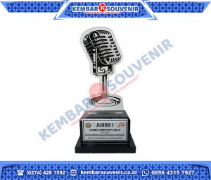 Piala Akrilik PT Greenwood Sejahtera Tbk