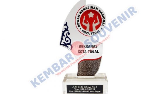 Trophy Acrylic PT Krakatau Steel (Persero) Tbk